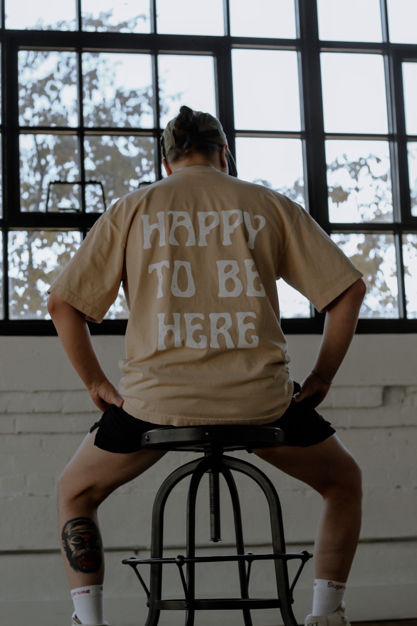 HAPPY TO BE HERE (HEAVY WEIGHT) TEE-BEIGE